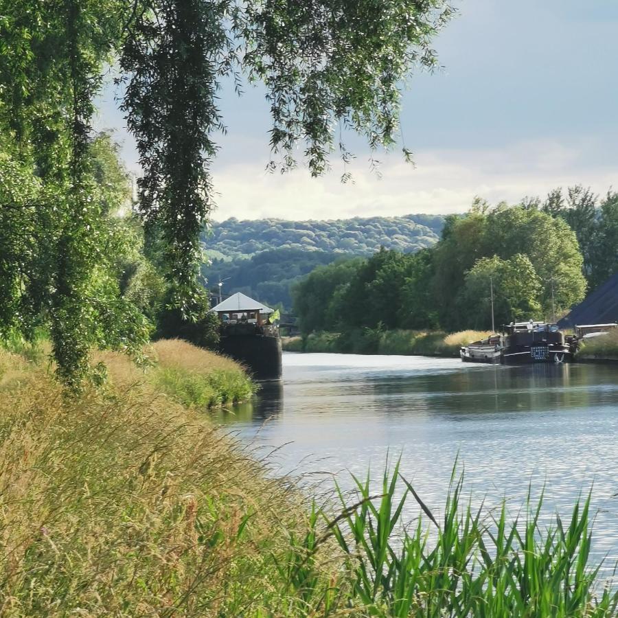 Bateau Entre Lille Et Paris Bed & Breakfast Thourotte Exterior photo