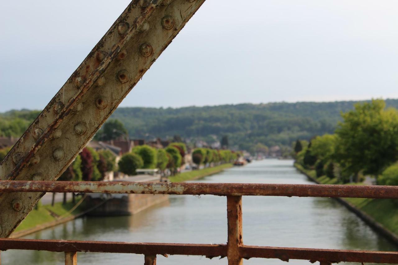 Bateau Entre Lille Et Paris Bed & Breakfast Thourotte Exterior photo